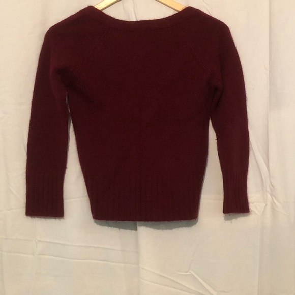 Sweater - Picture 1 of 2